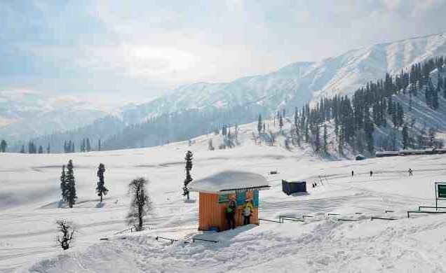 Srinagar with Gulmarg Tour Package 4 Days / 3 Nights